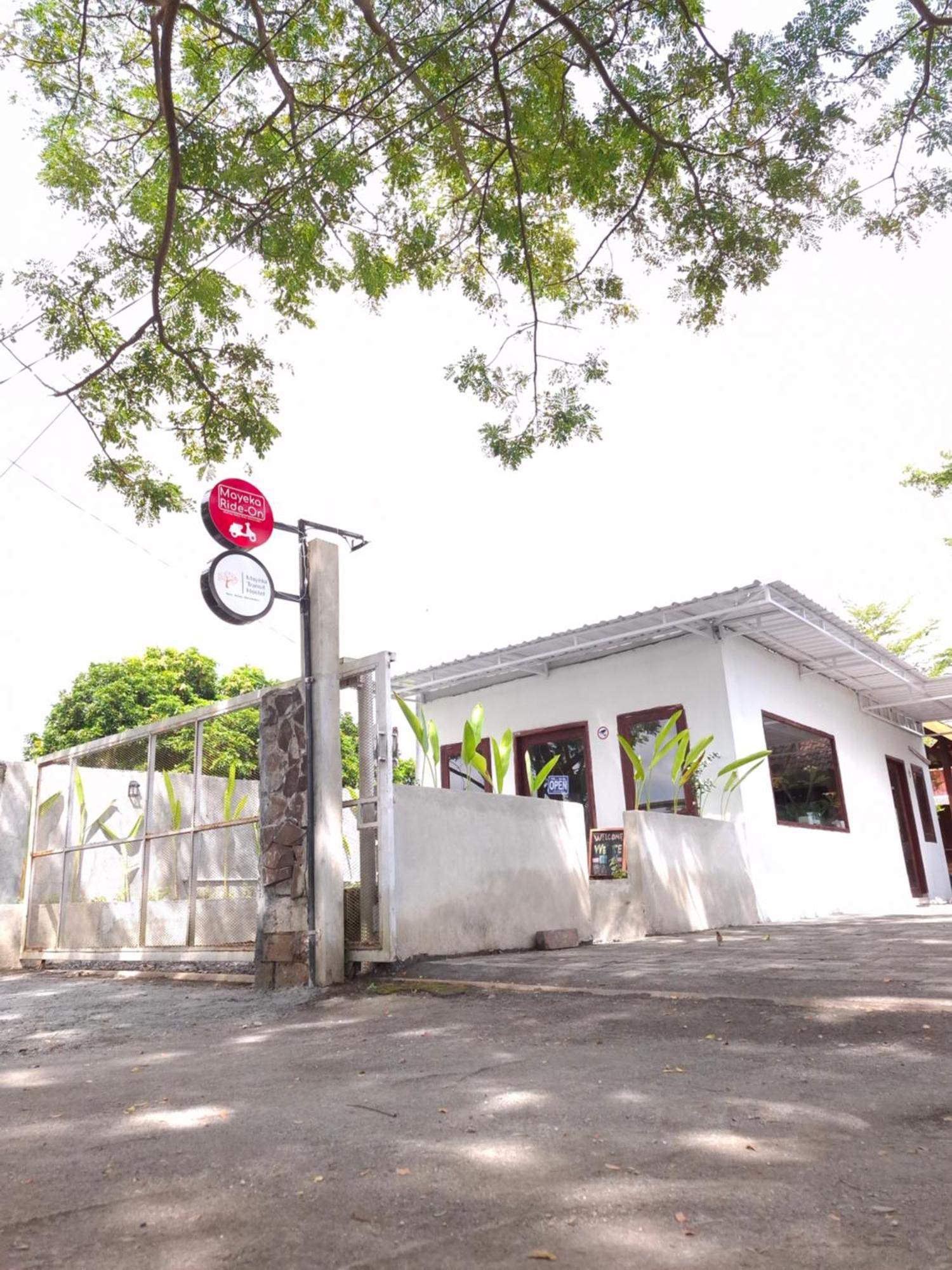 Mayeka Transit Hostel Bandara Internasional Lombok Praya Ngoại thất bức ảnh