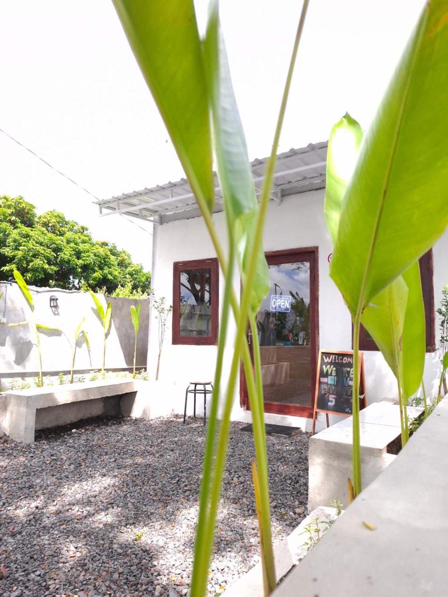 Mayeka Transit Hostel Bandara Internasional Lombok Praya Ngoại thất bức ảnh